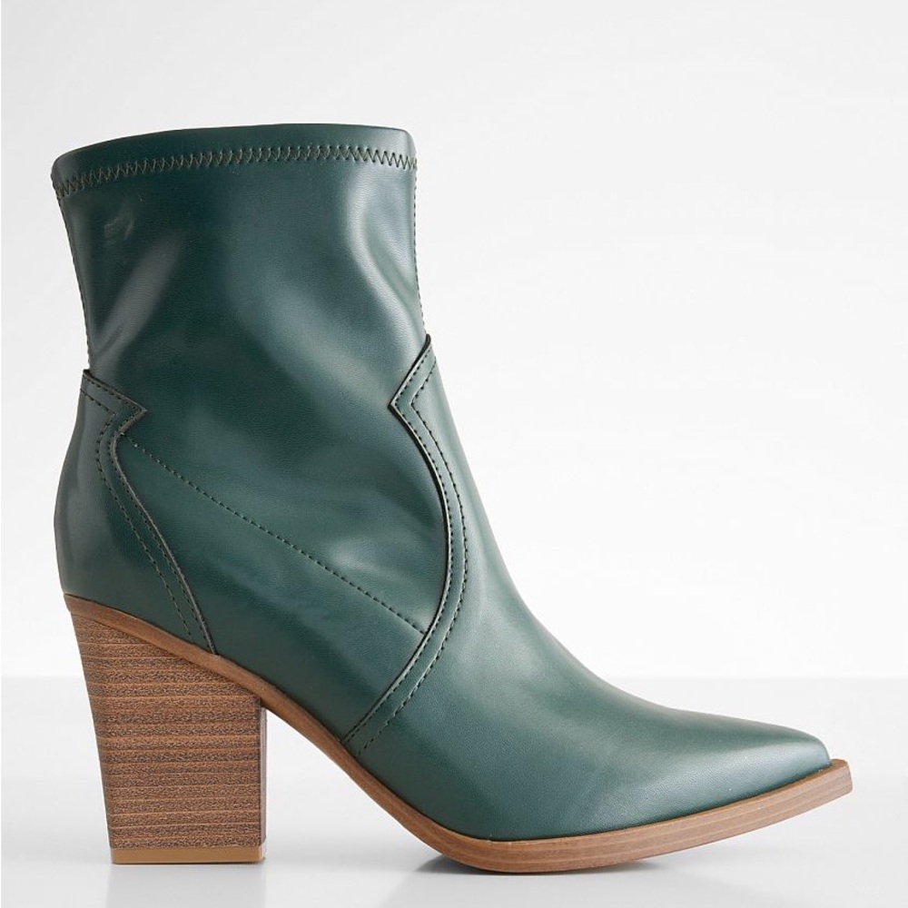 Altar’d State green boots size 8 1/2 never worn